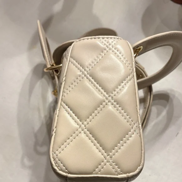Elegant Cream Quilted Mini Bag with Gold Chain EUC - Picture 7 of 7